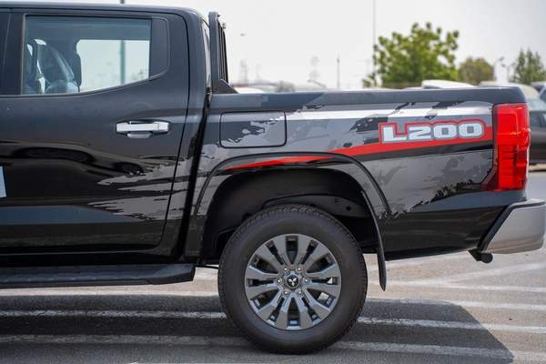 MITSUBISHI L200 2.4 2025 MODEL PETROL