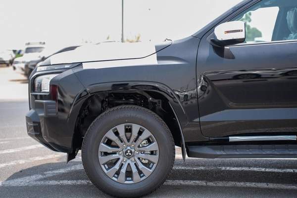 MITSUBISHI L200 2.4 2025 MODEL PETROL