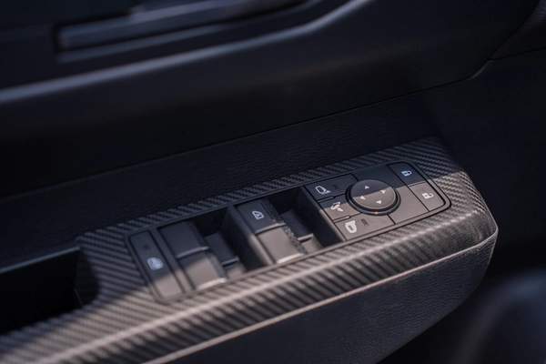 MITSUBISHI L200 2.4 2025 MODEL PETROL