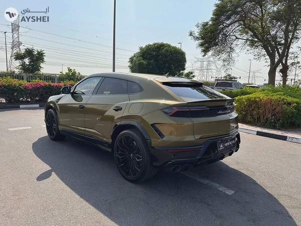 Lamborghini-URUS SE 2025