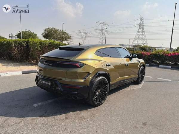 Lamborghini-URUS SE 2025