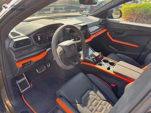 Lamborghini-URUS SE 2025