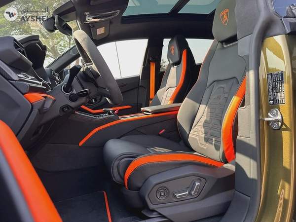 Lamborghini-URUS SE 2025