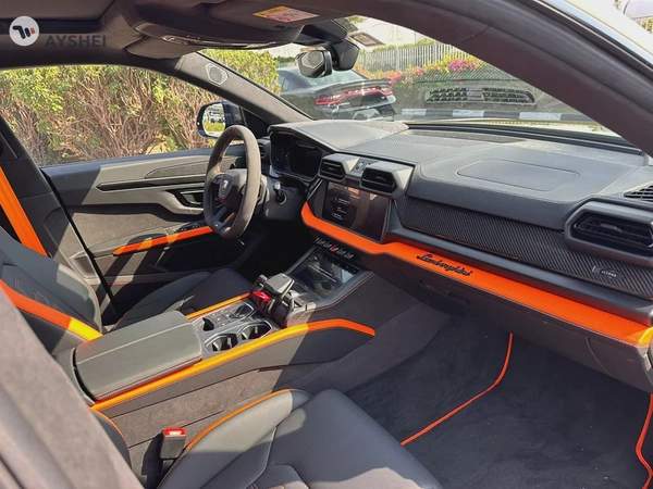 Lamborghini-URUS SE 2025