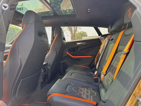 Lamborghini-URUS SE 2025