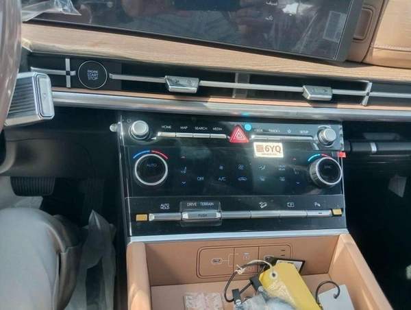 Hyundai Santa Fe 2.5L PETROL 4WD LUXURY 2025