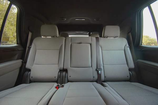 AED 2,005/Month | Tahoe LS | Free Warranty | GCC Specs | REF#C77564