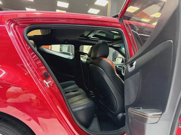 Hyundai Veloster GCC 1.6 Turbo