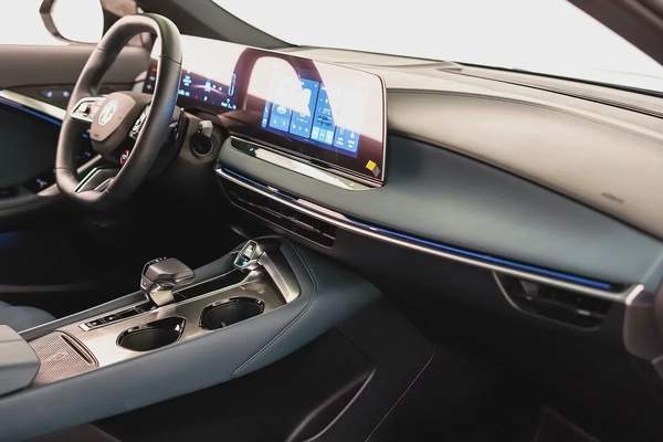 AED 1237 PM | MG7 2025 | TROPHY PLUS | UNDER 6 YEAR DEALER WARRANTY | PRISTINE CONDITION | GCC