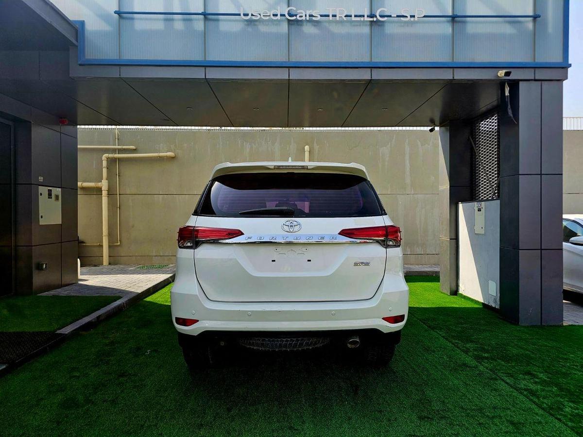 Toyota Fortuner EXR V4 4WD/ GCC SPECS/ LOW MILEAGE/ SINGLE OWNER-3-3