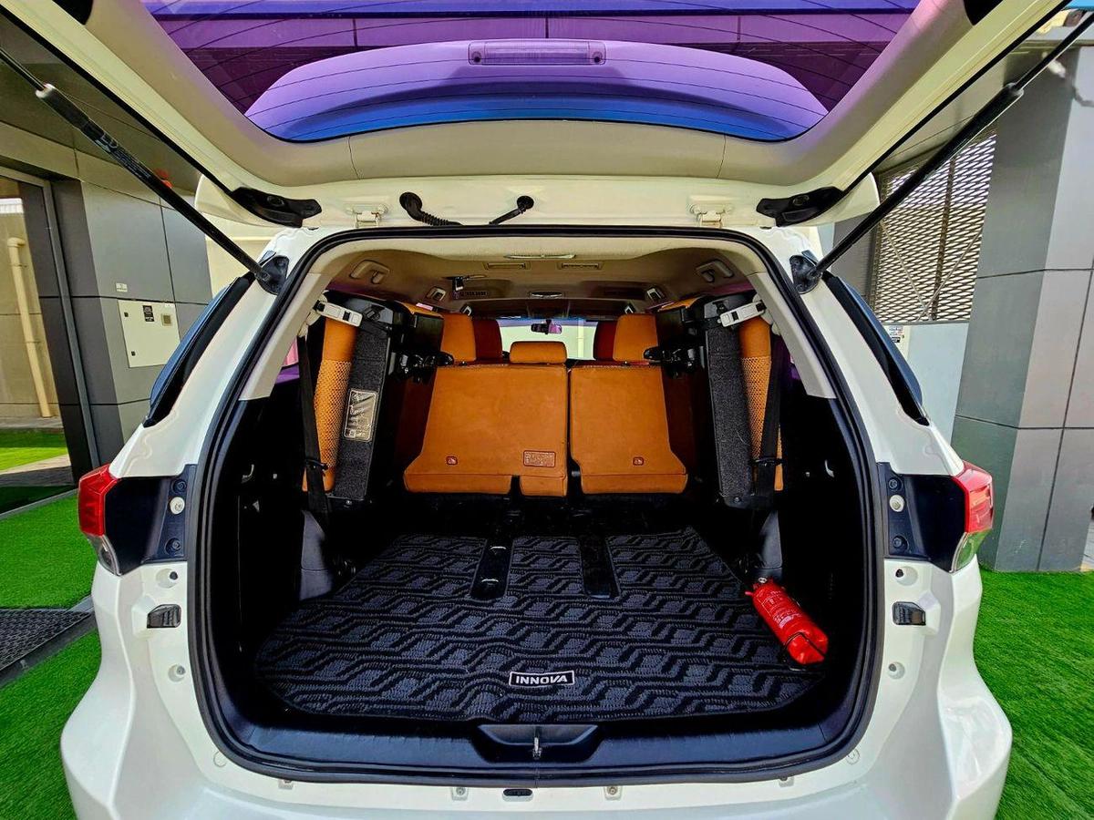 Toyota Fortuner EXR V4 4WD/ GCC SPECS/ LOW MILEAGE/ SINGLE OWNER-4-4