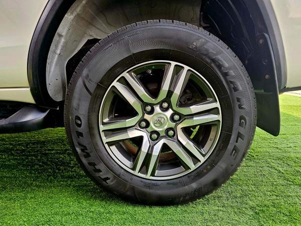 Toyota Fortuner EXR V4 4WD/ GCC SPECS/ LOW MILEAGE/ SINGLE OWNER