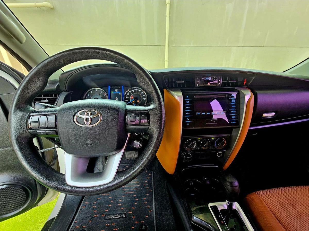 Toyota Fortuner EXR V4 4WD/ GCC SPECS/ LOW MILEAGE/ SINGLE OWNER-12-12