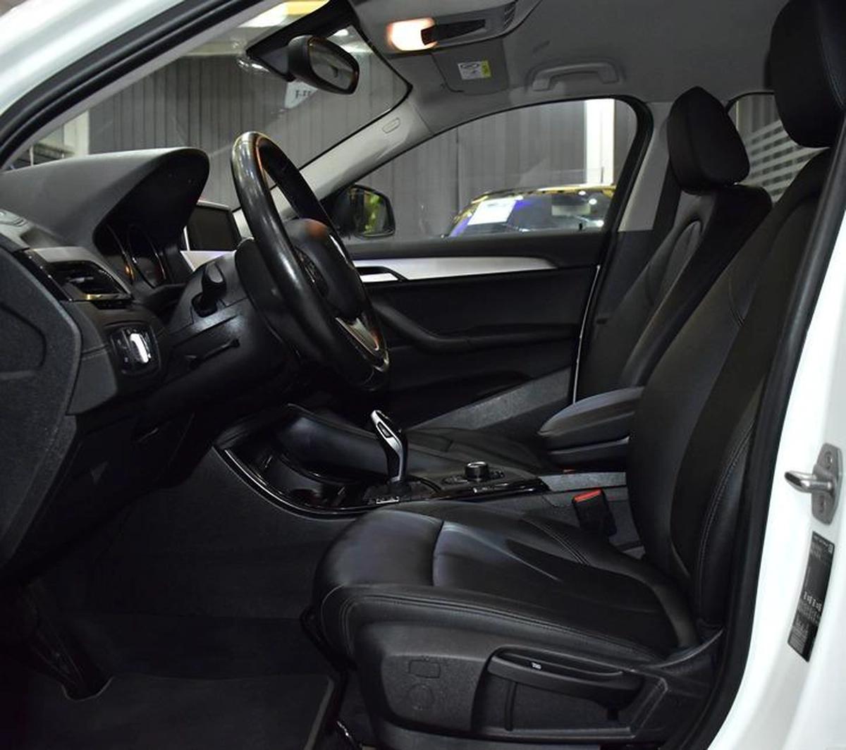 BMW X2 sDrive20i ( 2020 Model ) in White Color GCC Specs-11-11