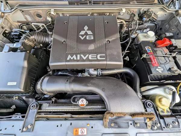 MITSUBISHI PAJERO 2017 GLS TOP FULL OPTION V6 3.8L IN EXCELLENT CONDITION