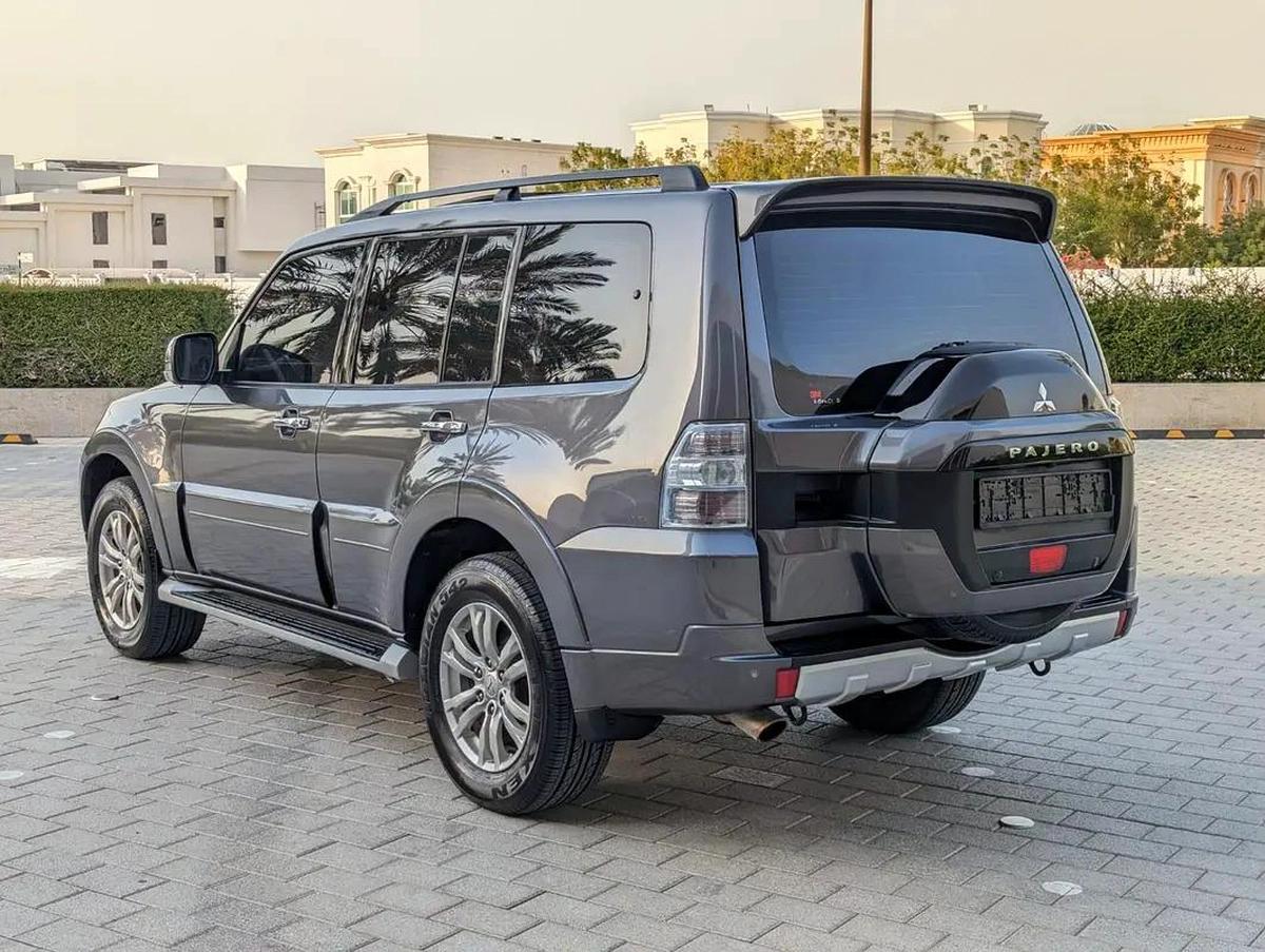 MITSUBISHI PAJERO 2017 GLS TOP FULL OPTION V6 3.8L IN EXCELLENT CONDITION-17-17