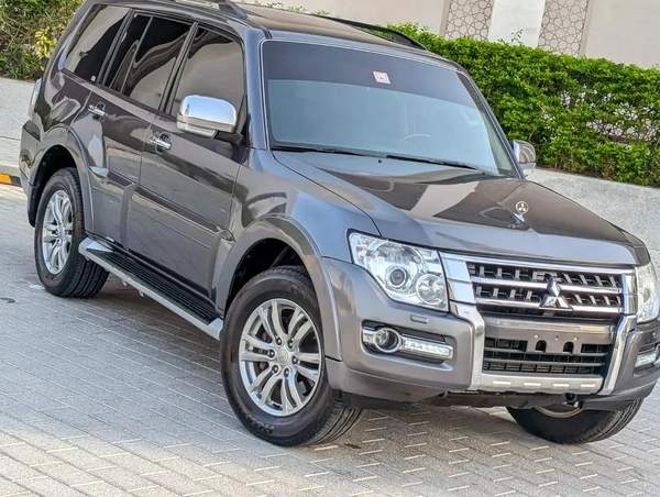 MITSUBISHI PAJERO 2017 GLS TOP FULL OPTION V6 3.8L IN EXCELLENT CONDITION