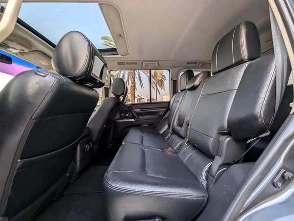 MITSUBISHI PAJERO 2017 GLS TOP FULL OPTION V6 3.8L IN EXCELLENT CONDITION