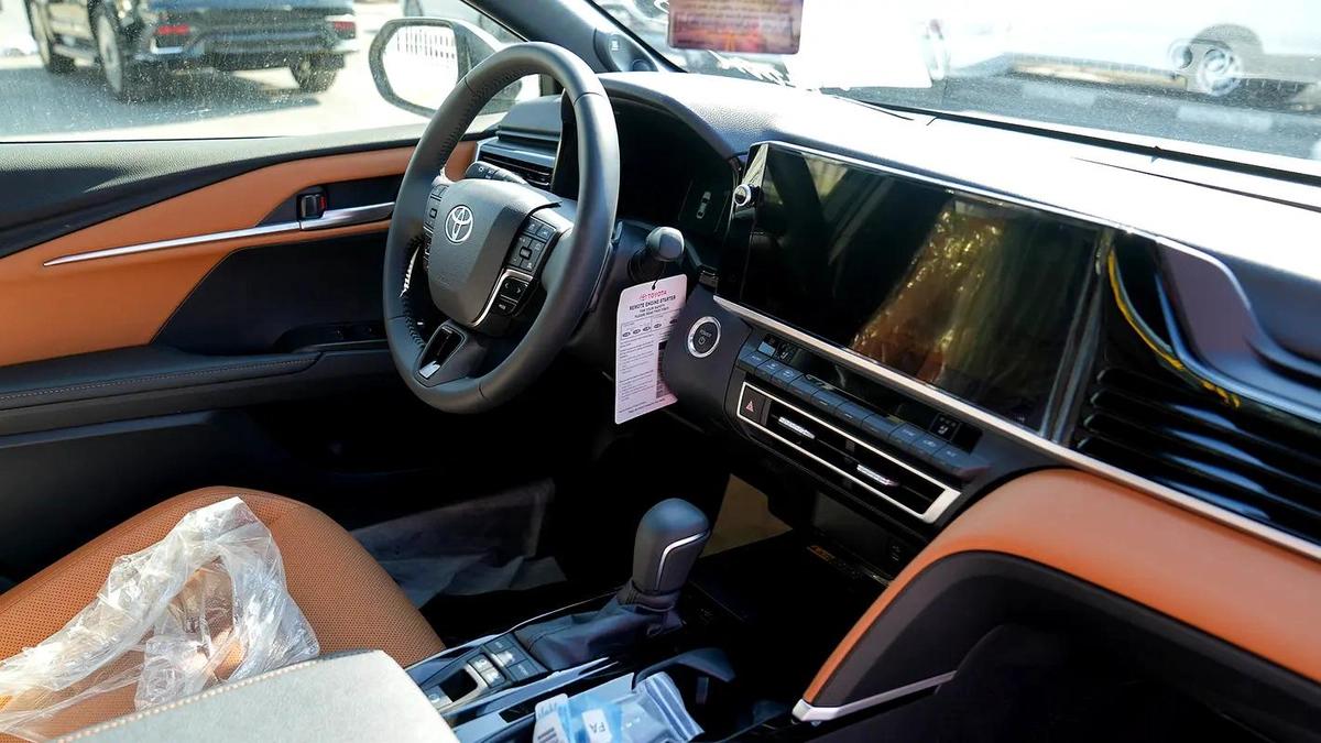 TOYOTA CAMRY LUMIER 2.5L HYBRID FULL OPTION MODEL 2025-5-5