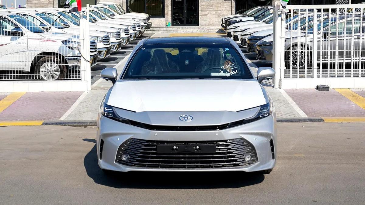 TOYOTA CAMRY LUMIER 2.5L HYBRID FULL OPTION MODEL 2025-16-16