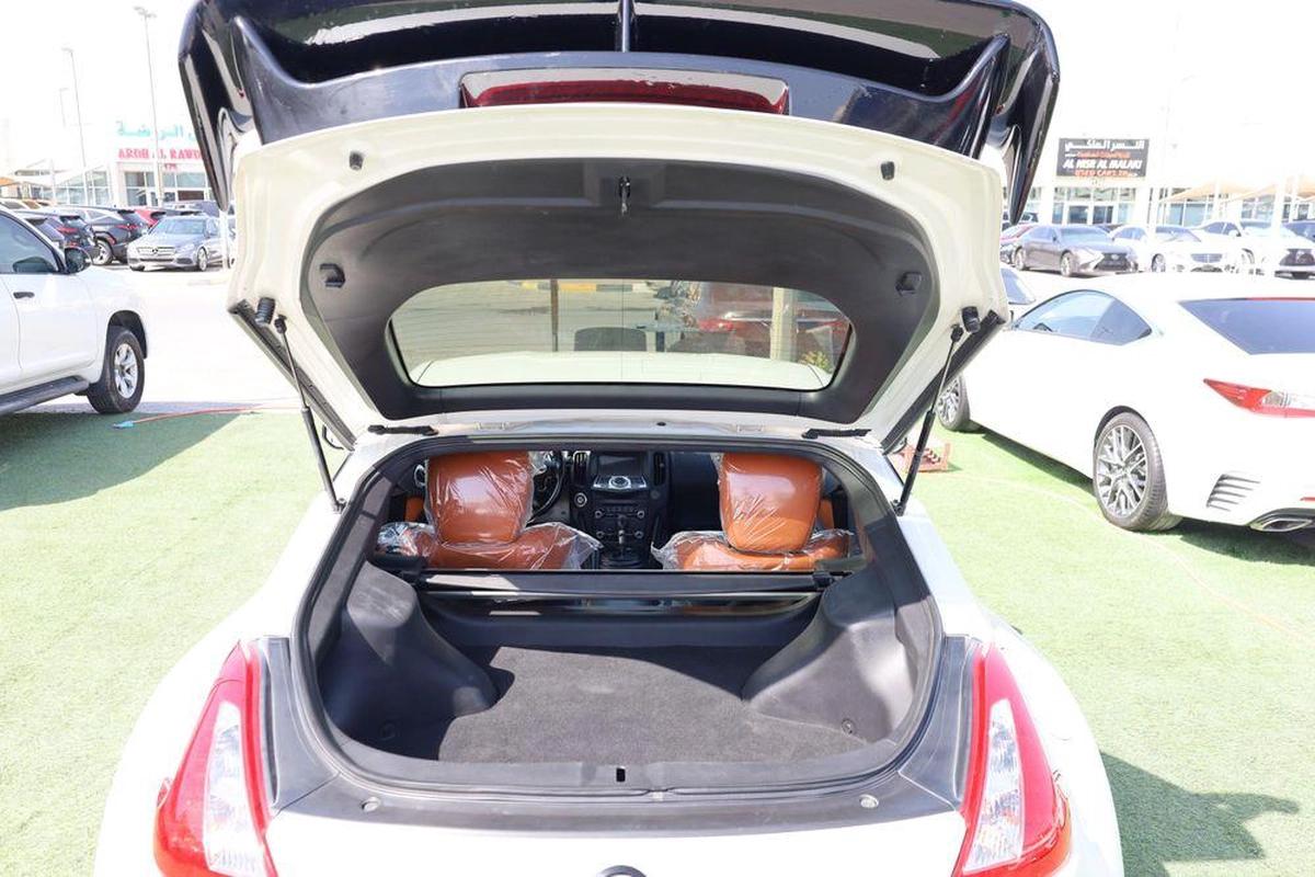 Used Nissan 370z 3.7L Coupe 2015-9-9