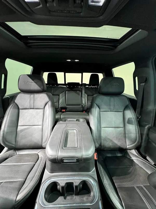 2022 - Chevrolet Silverado High Country - V8