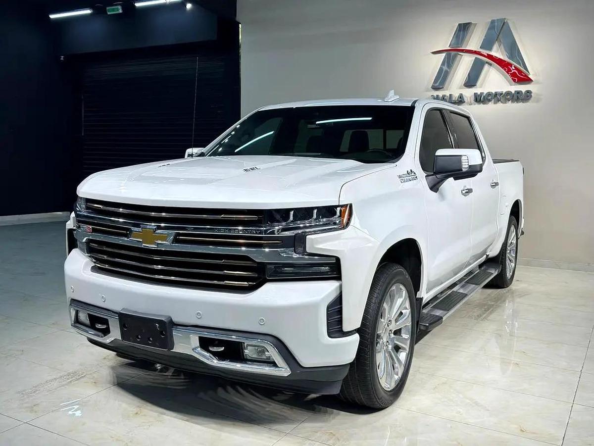 2022 - Chevrolet Silverado High Country - V8-0-0