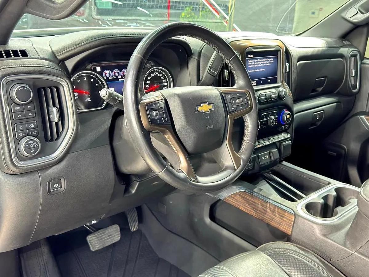2022 - Chevrolet Silverado High Country - V8-4-4