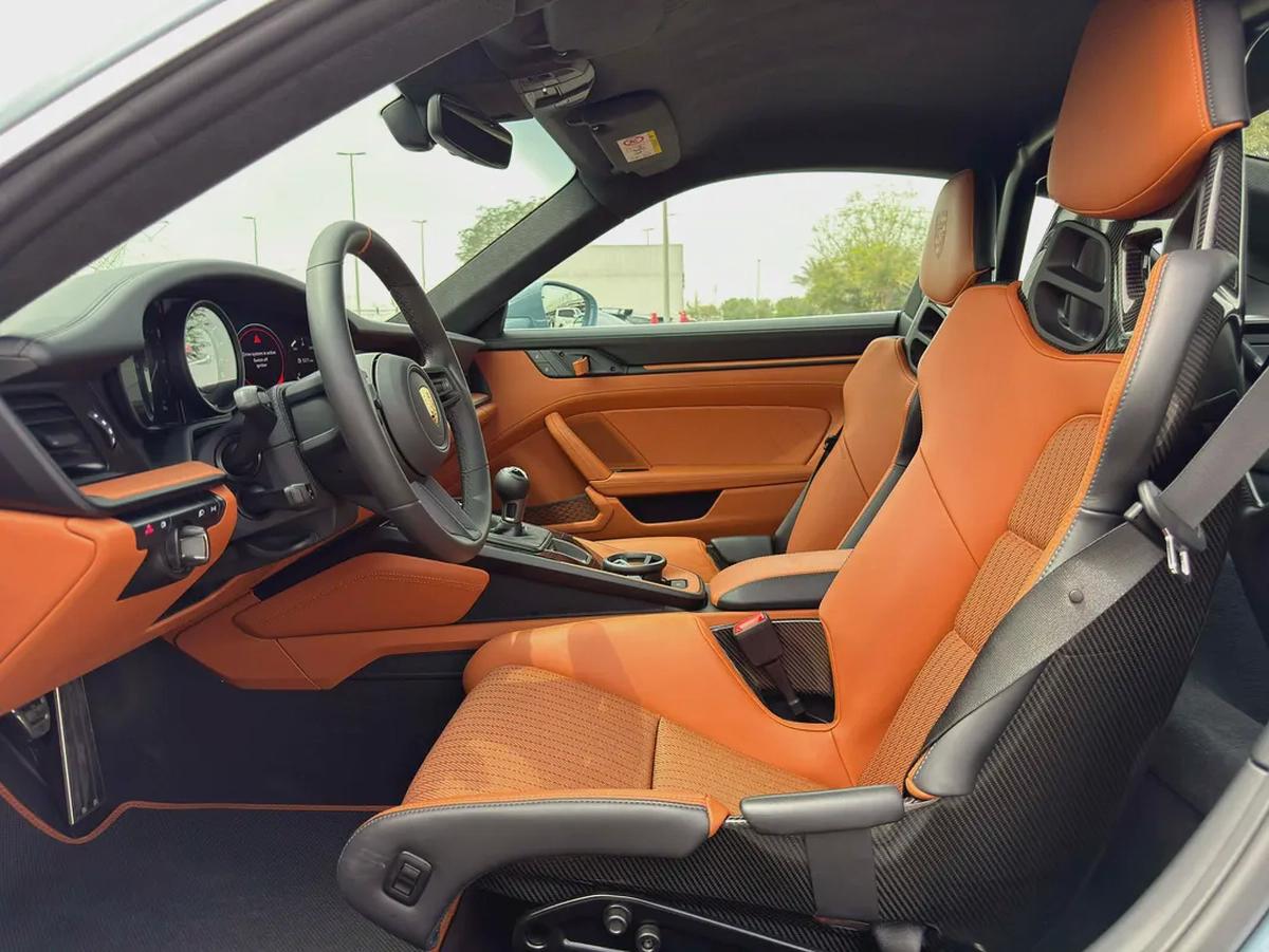 **2024**GERMAN SPEC NEAT AND CLEAN LESS KILOMETER-4-4