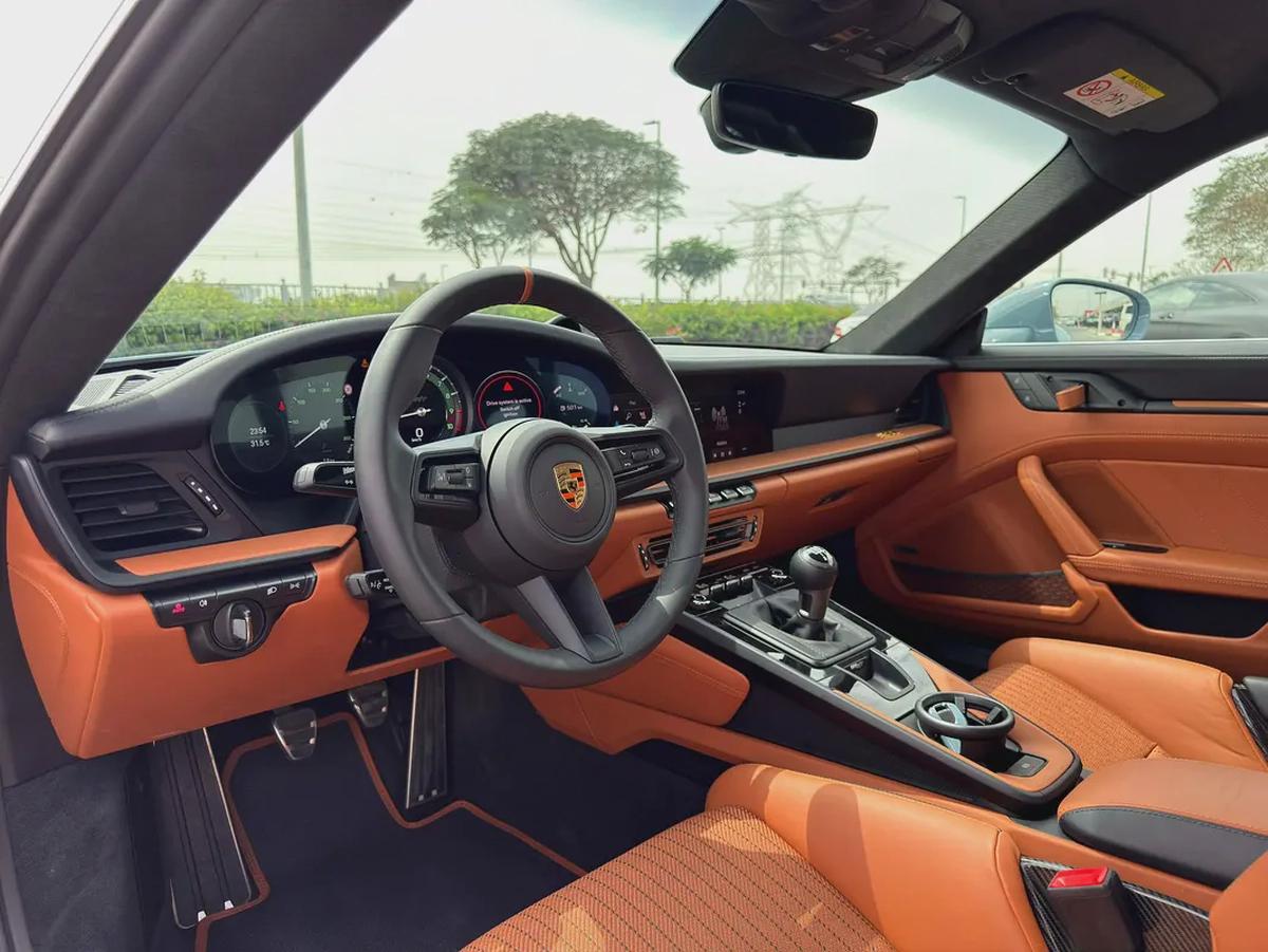 **2024**GERMAN SPEC NEAT AND CLEAN LESS KILOMETER-5-5