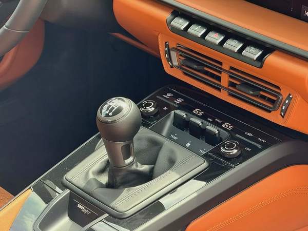 **2024**GERMAN SPEC NEAT AND CLEAN LESS KILOMETER