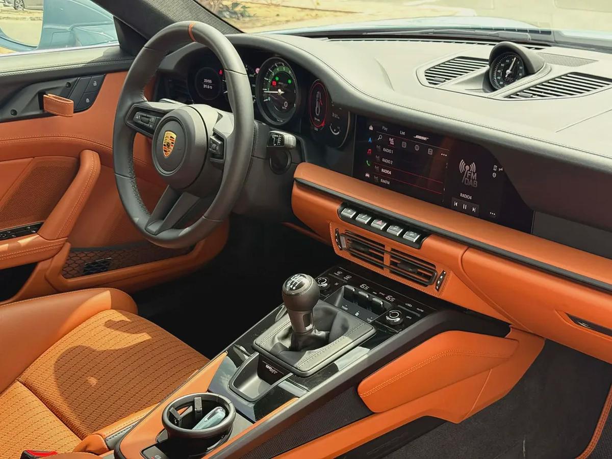 **2024**GERMAN SPEC NEAT AND CLEAN LESS KILOMETER-12-12