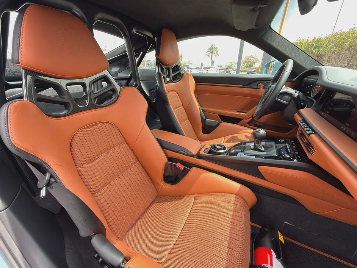 **2024**GERMAN SPEC NEAT AND CLEAN LESS KILOMETER-13-13