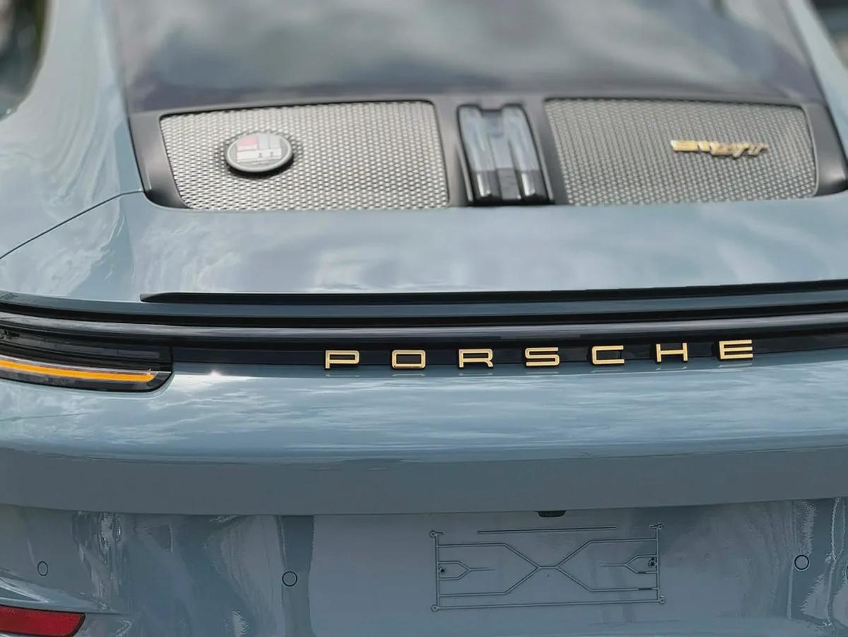 **2024**GERMAN SPEC NEAT AND CLEAN LESS KILOMETER-16-16