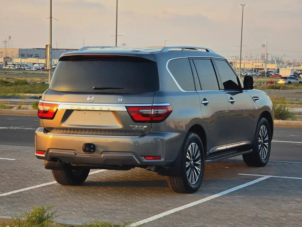 نيسان باترول LE تاتينيوم 2021 مواصفات خليجية بحالة جيدة-4-4