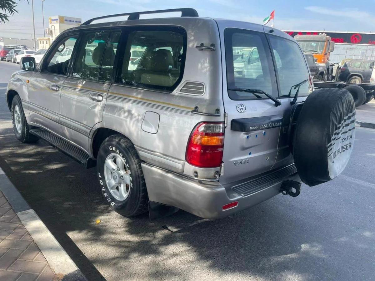 Toyota Land Cruiser-2-2
