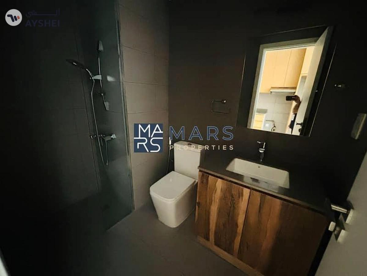 Charming Ground Floor Studio with Mini Garden!-10-10