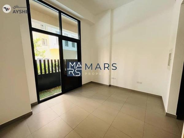 Charming Ground Floor Studio with Mini Garden!