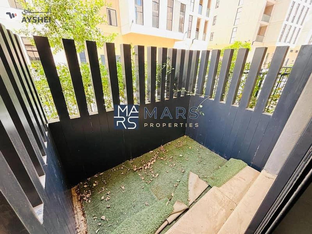 Charming Ground Floor Studio with Mini Garden!-14-14