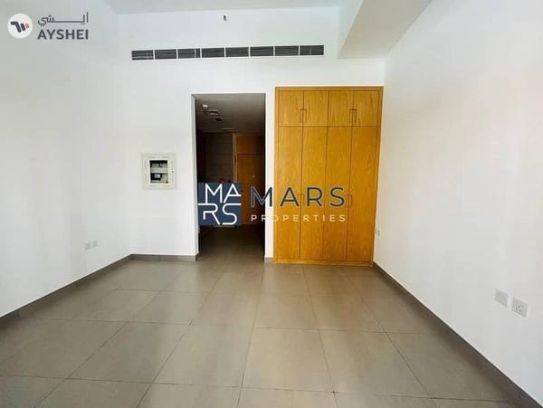 Charming Ground Floor Studio with Mini Garden!