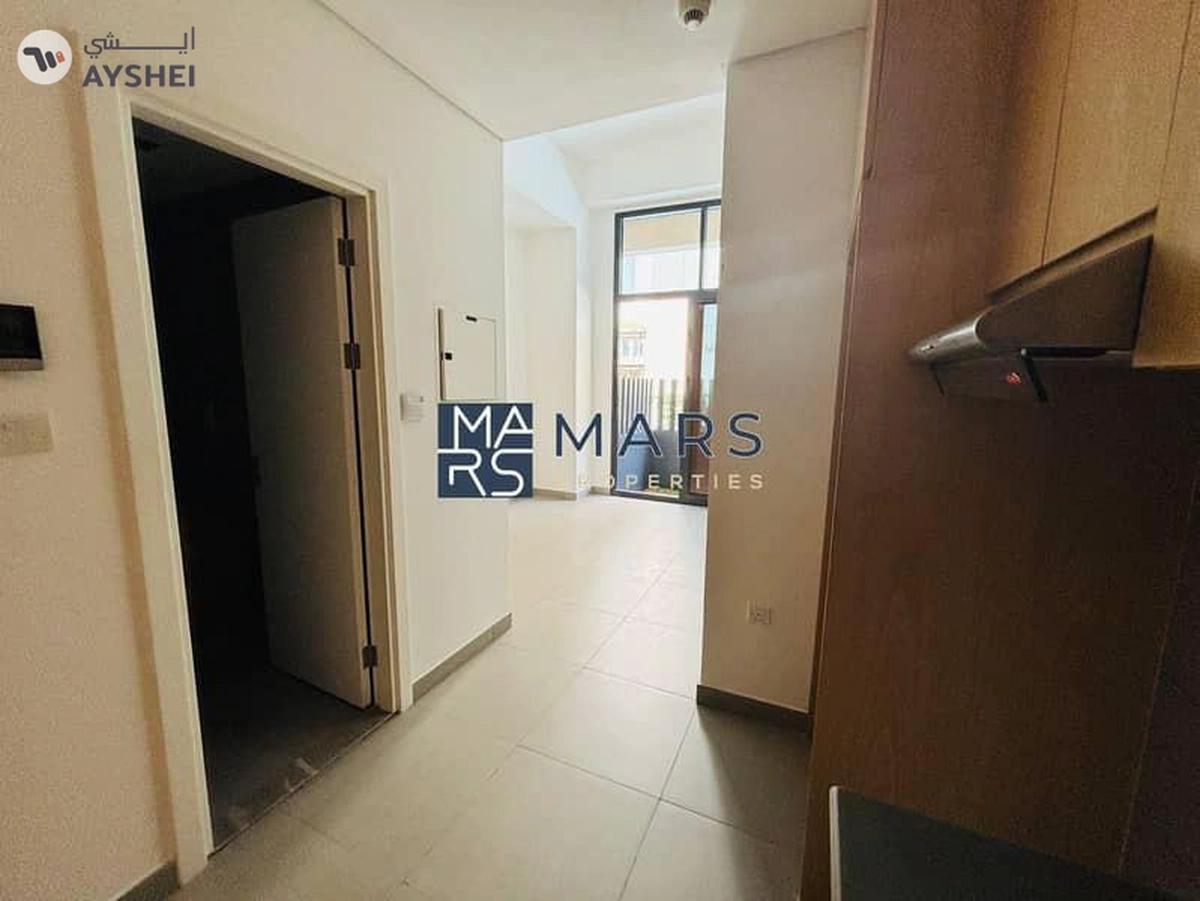 Charming Ground Floor Studio with Mini Garden!-5-5