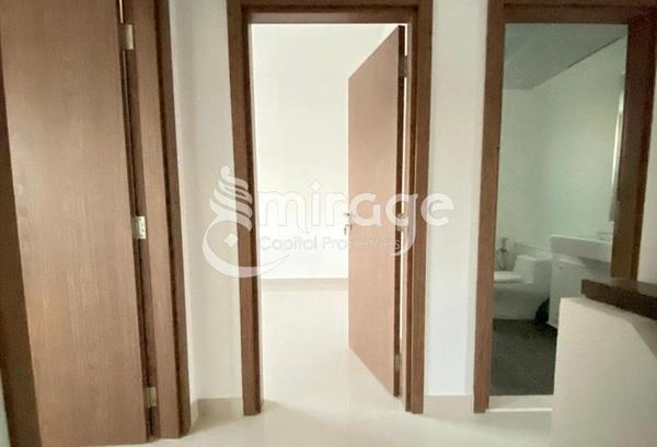 Spacious 3BR | Ready To Move | Prime Location