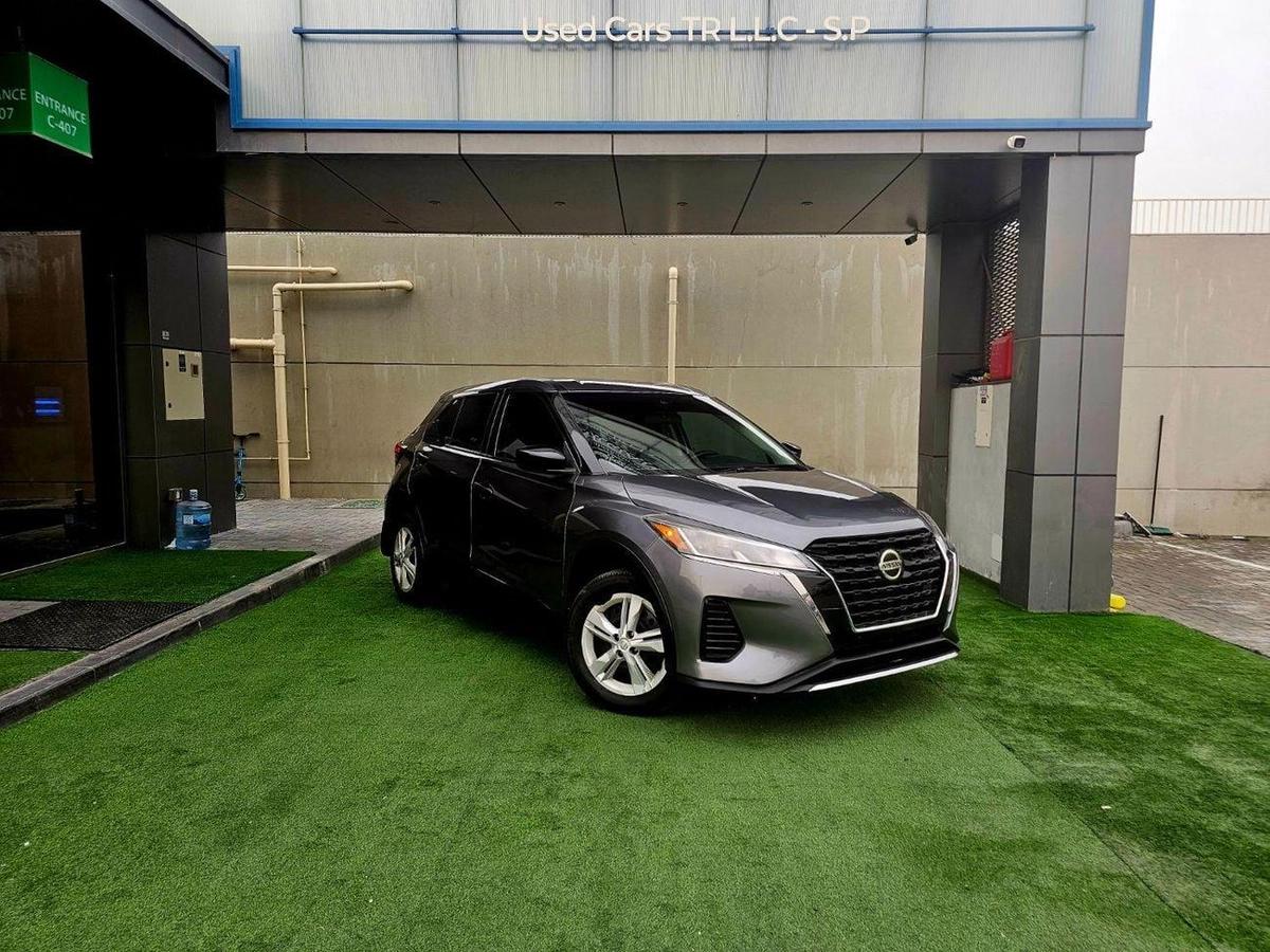 Nissan Kicks SV / 1.6 V4/ LOW MILEAGE / MINT CONDITION-0-0