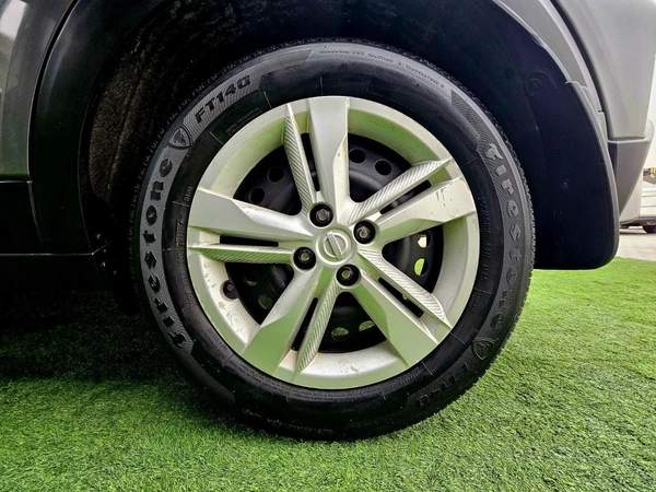 Nissan Kicks SV / 1.6 V4/ LOW MILEAGE / MINT CONDITION