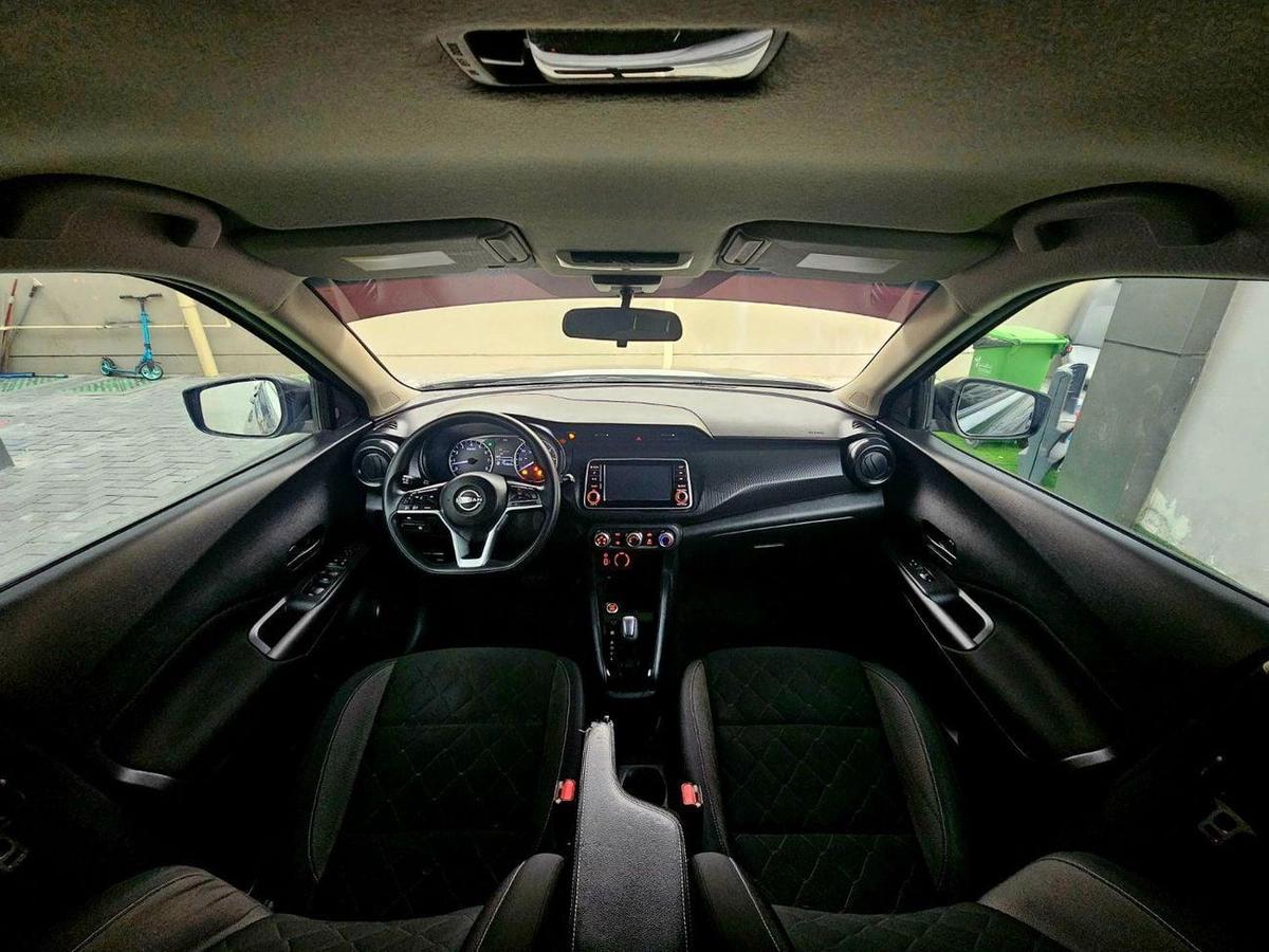 Nissan Kicks SV / 1.6 V4/ LOW MILEAGE / MINT CONDITION-10-10