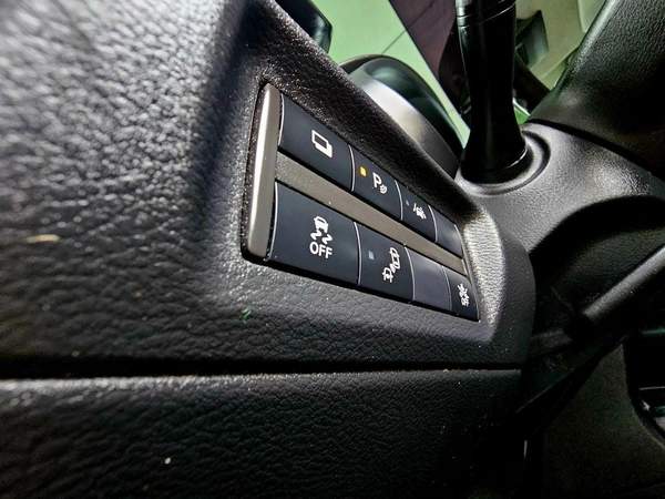 Nissan Kicks SV / 1.6 V4/ LOW MILEAGE / MINT CONDITION