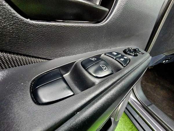 Nissan Kicks SV / 1.6 V4/ LOW MILEAGE / MINT CONDITION