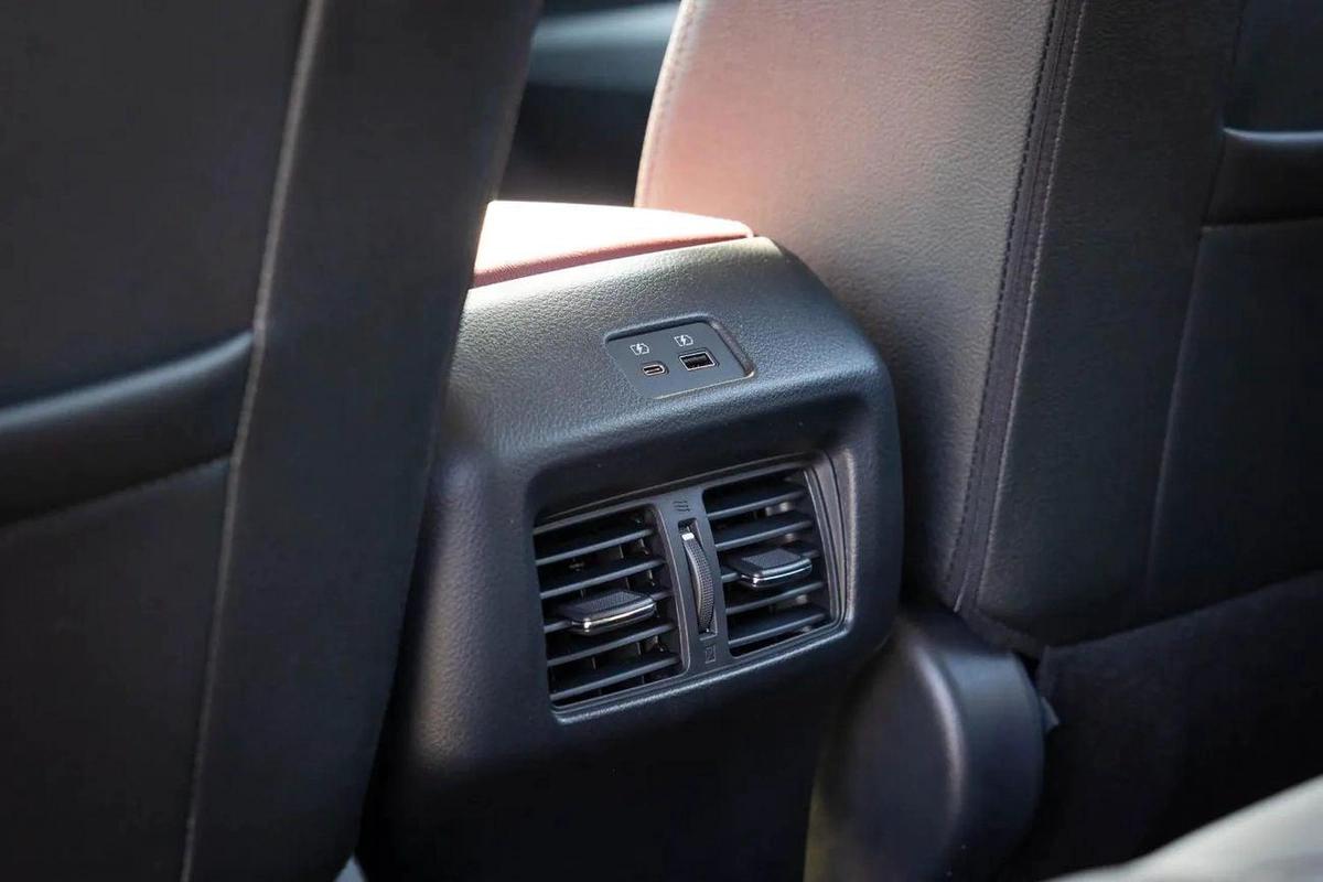 Nissan XTerra X-Terra Platinum PTR AT -MY2025- Grey-22-22