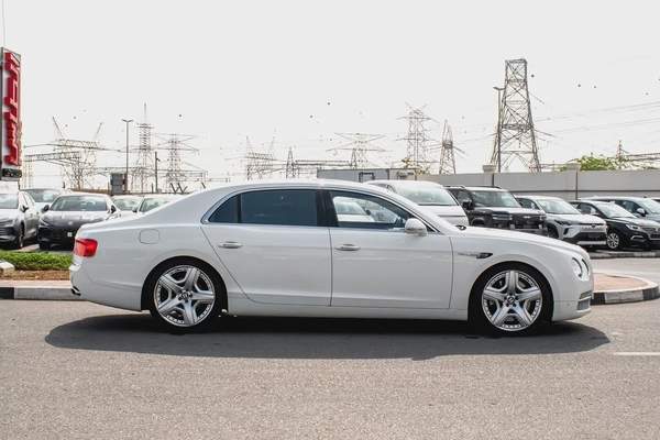 2014 - BENTLEY FLYING SPUR - SUPER CLEAN - ONLY 50,000 KM