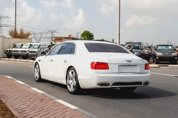 2014 - BENTLEY FLYING SPUR - SUPER CLEAN - ONLY 50,000 KM